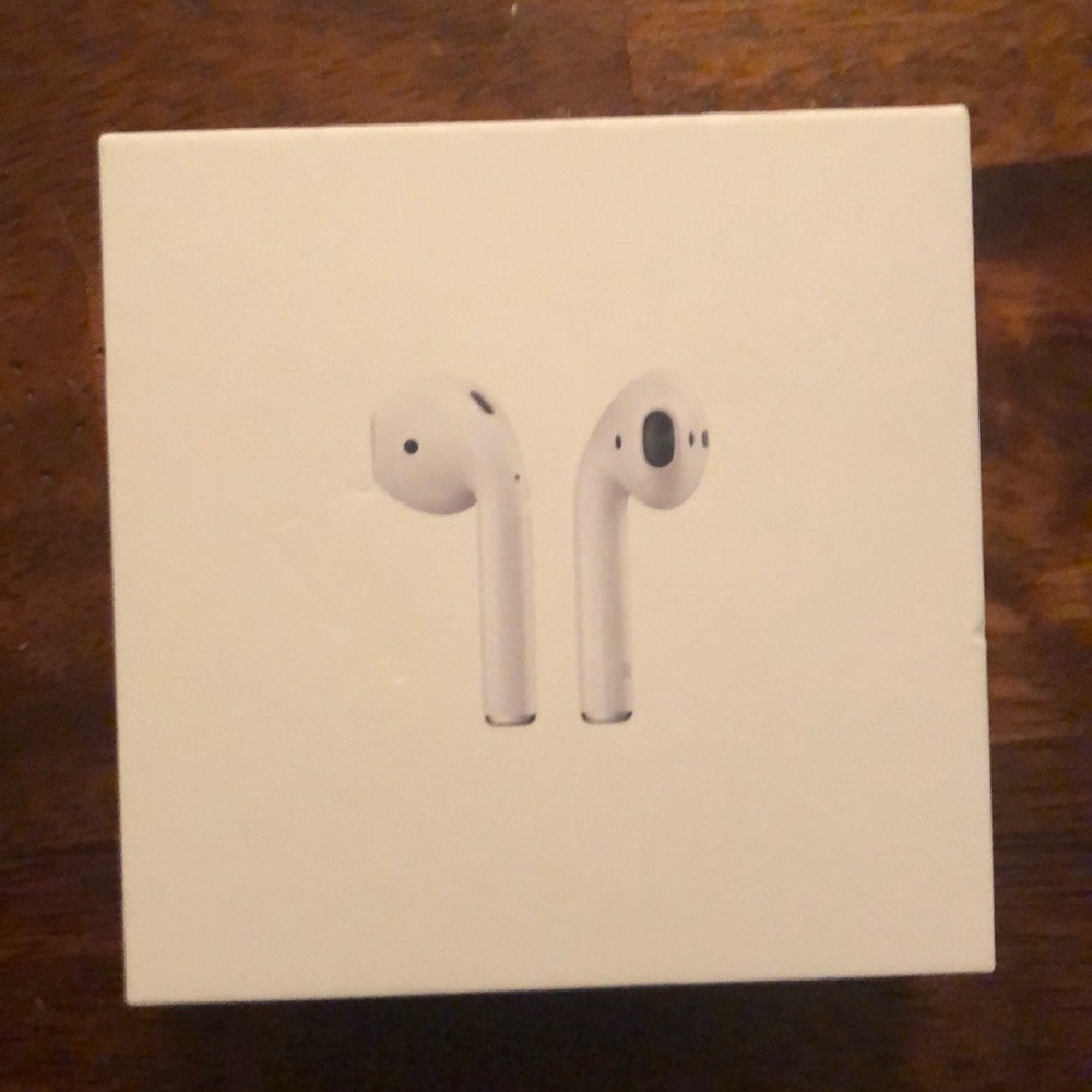 Never used, in package Apple air pods